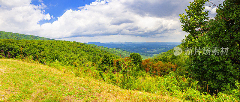 俯瞰Shenandoah Skyline Drive